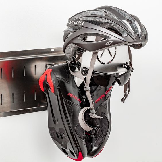 Storing Mountain Bike Helmets: A Master Cyclist’s Guide for Optimal Care