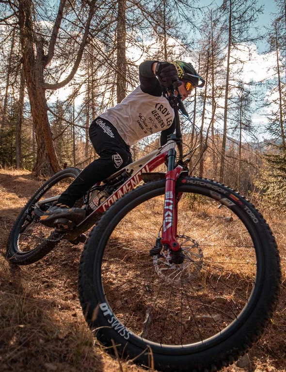 Mastering the Trail: Weight Impact on Enduro Bike Tires
