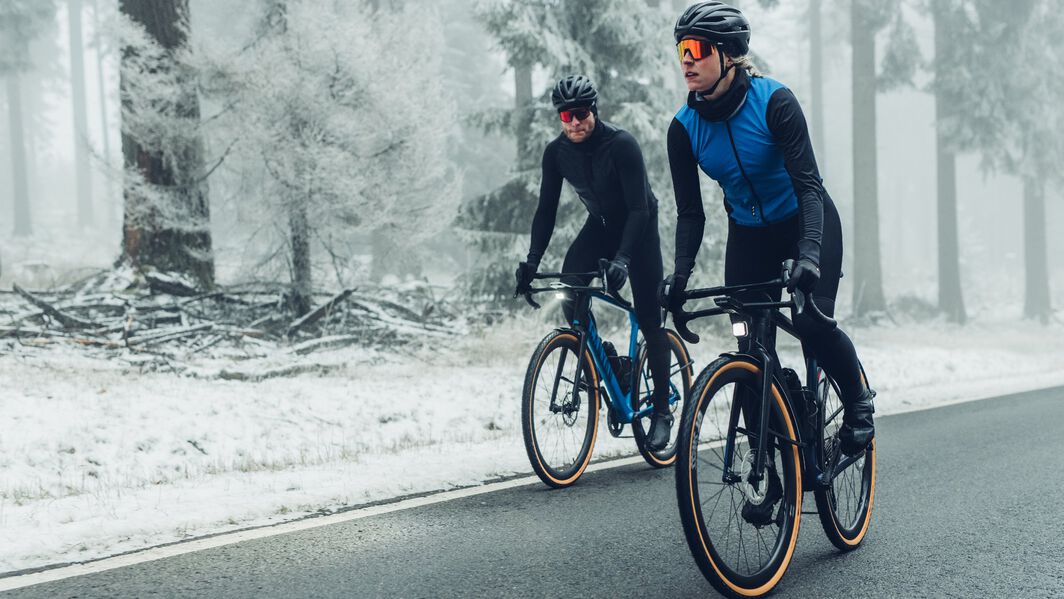 Choosing a Road Bike Helmet for Winter Riding