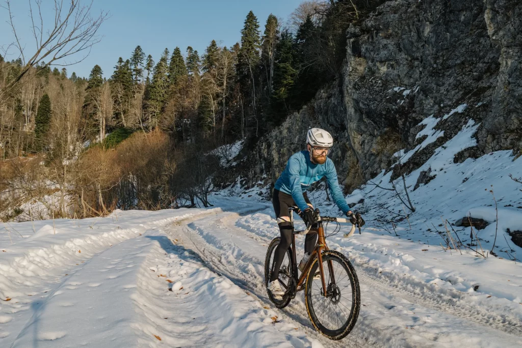 road winter helmet tire 1