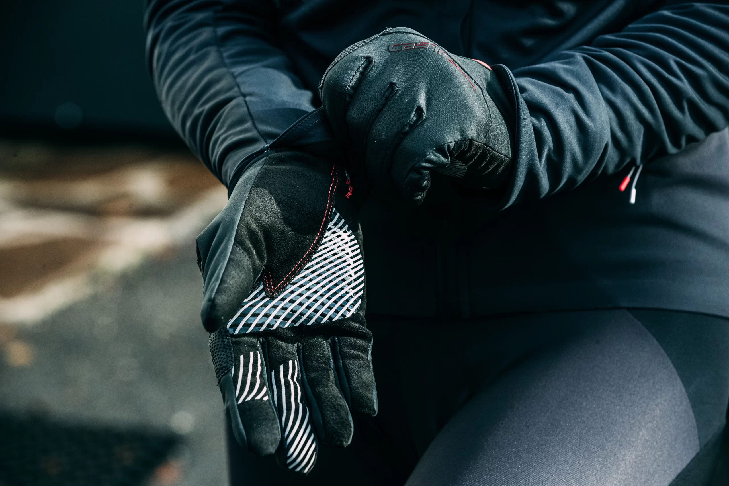 Selecting Waterproof Gloves for Wet Conditions