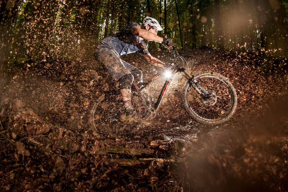 Mud Shedding Capabilities in Downhill Bike Tires