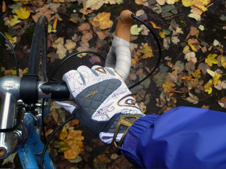 Tips for Maintaining Cycling Gloves: A Cyclist’s Guide