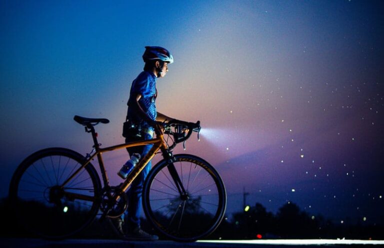 Navigating the Illuminated Path: Bicycle Lights for Urban vs Rural Riding