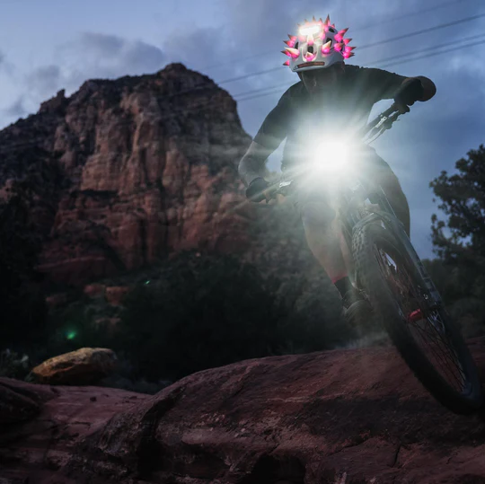 Debate on Illumination: Pros and Cons of Flashing vs Steady Bicycle Lights