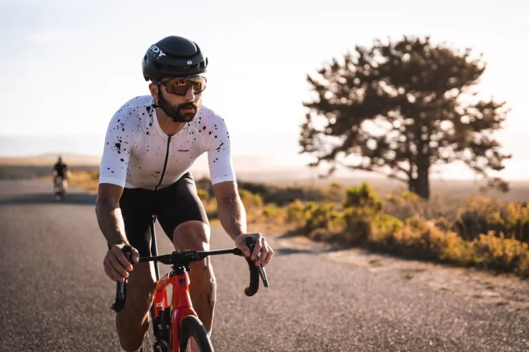Seeing Clearly: The Benefits of Photochromic Bike Glasses